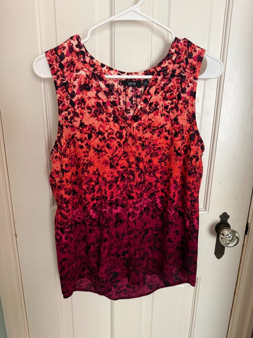 Apt. 9 Essentials Women’s Medium Sleeveless Button Down Blouse